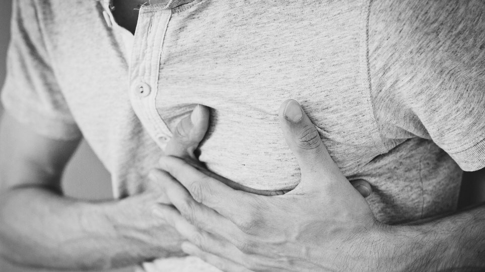 Πόνος στο στήθος: Είναι έμφραγμα; Η εξέταση που το αποκαλύπτει