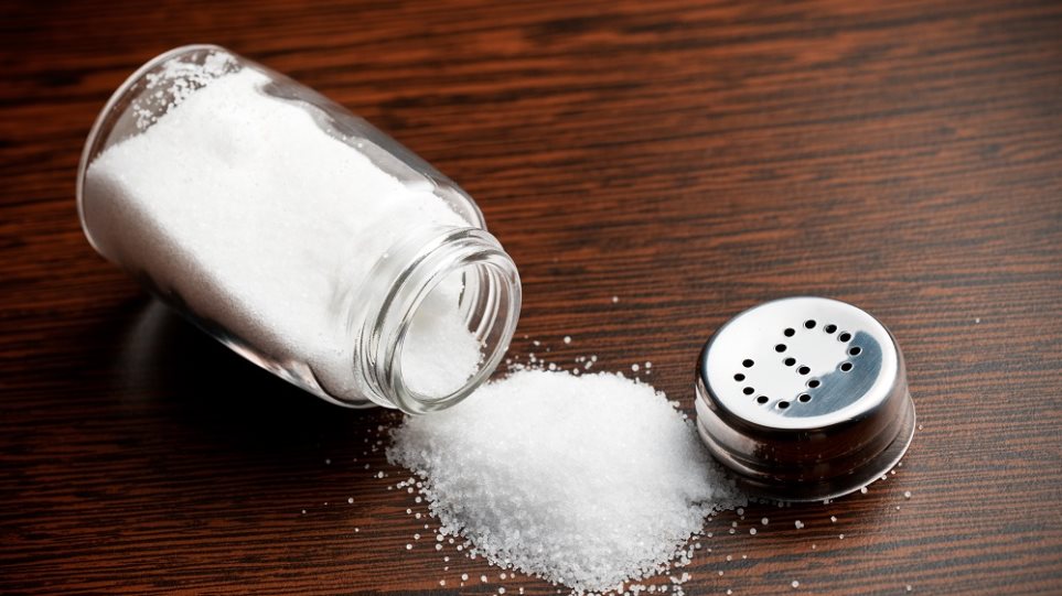 ΠΟΥ: Προσοχή στο αλάτι! – Νέες συστάσεις για την περιεκτικότητα νατρίου στα τρόφιμα