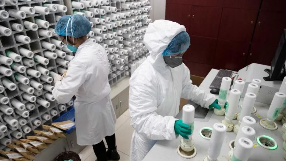 Κορωνοϊός – ΗΠΑ: Νέα έρευνα για την προέλευση του ιού επιβεβαιώνει ότι διέρρευσε από το εργαστήριο στην Ουχάν