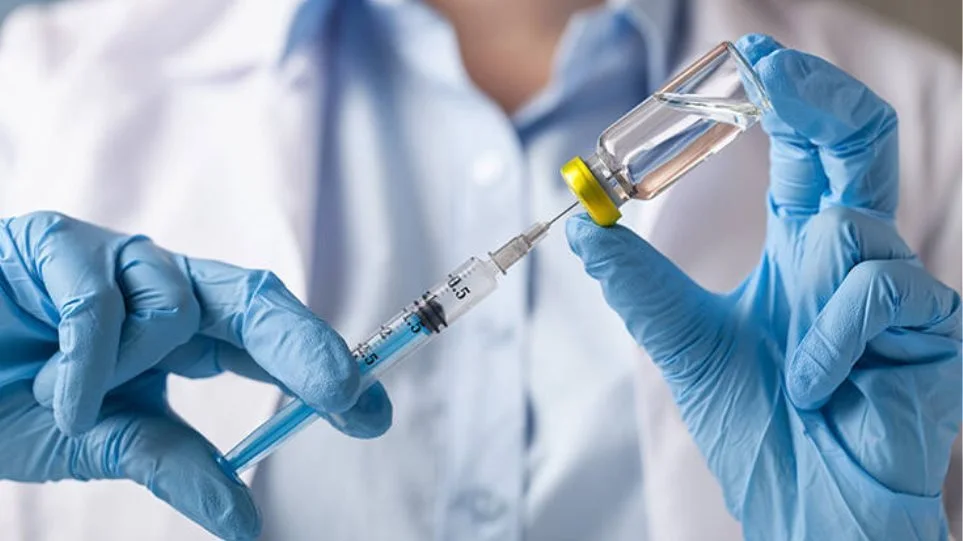 H Ισπανία αποφάσισε τρίτη δόση με Moderna ή Pfizer για όσους έχουν εμβολιασθεί με Johnson&Johnson