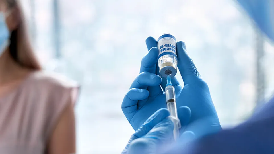 Έρευνα: Υψηλή η αποτελεσματικότητα του «κοκτέιλ» εμβολίων Covid-19