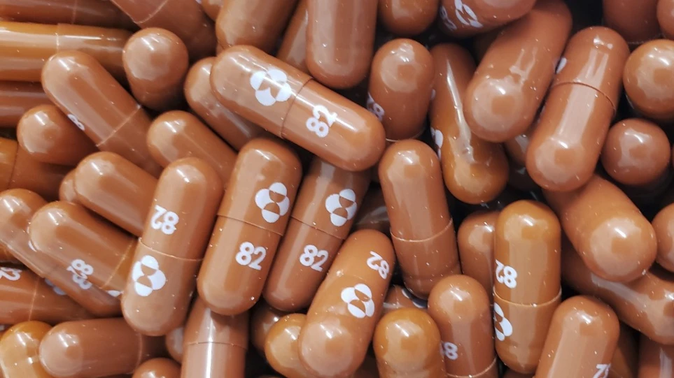 «Πράσινο» για τις ευπαθείς ομάδες από τους ειδικούς του FDA για το χάπι της Merck κατά του κορωνοϊού